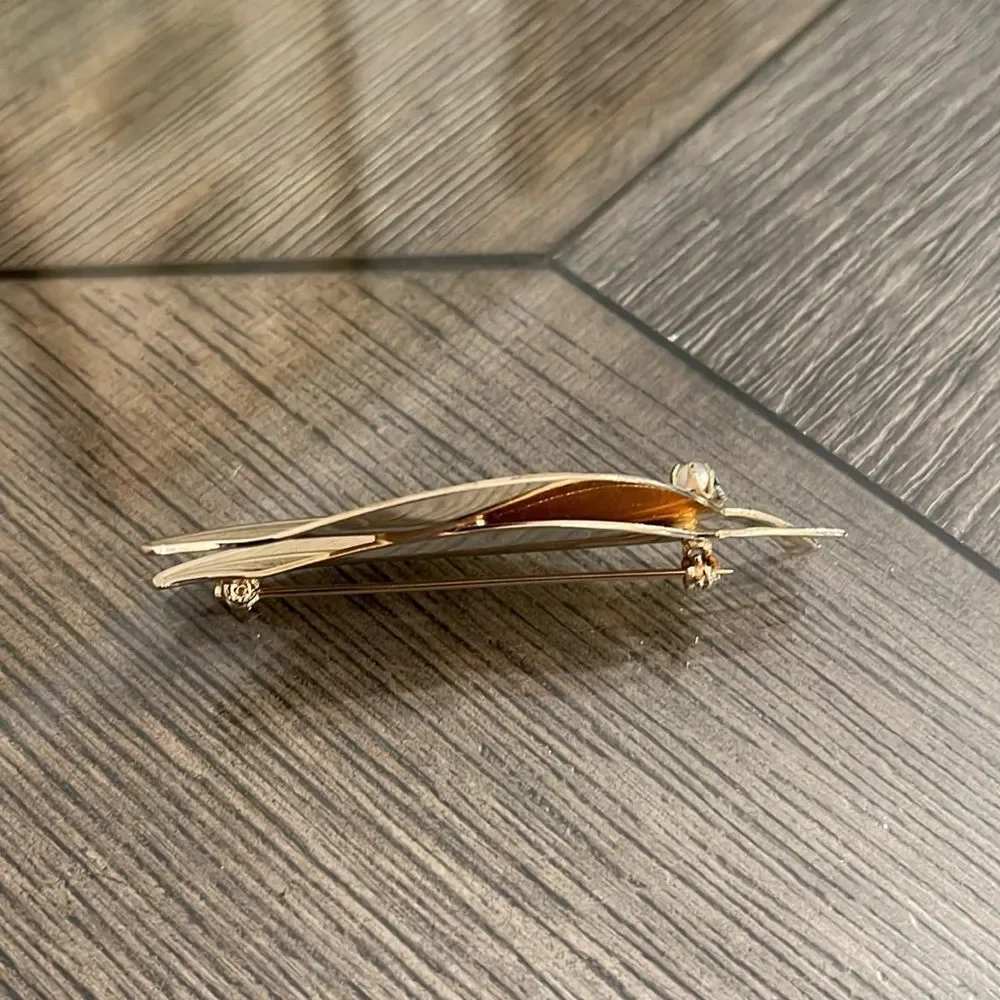 Vintage Double Leaf Gold-tone Pin with Faux Pearl Accent